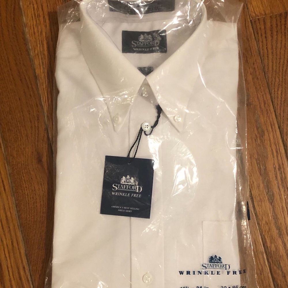 Men’s wrinkle free white dress shirt